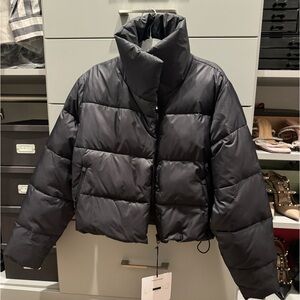 Alo yoga gold rush puffer xs